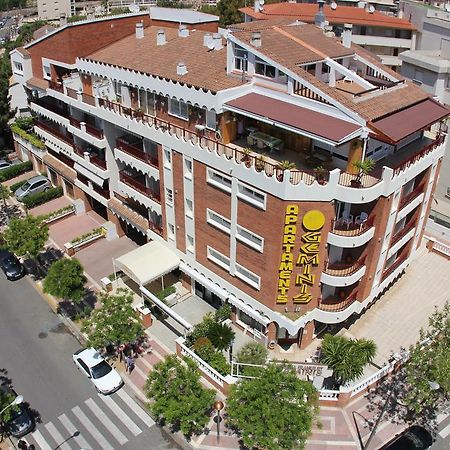 Apartaments Geminis Камбрильс Номер фото