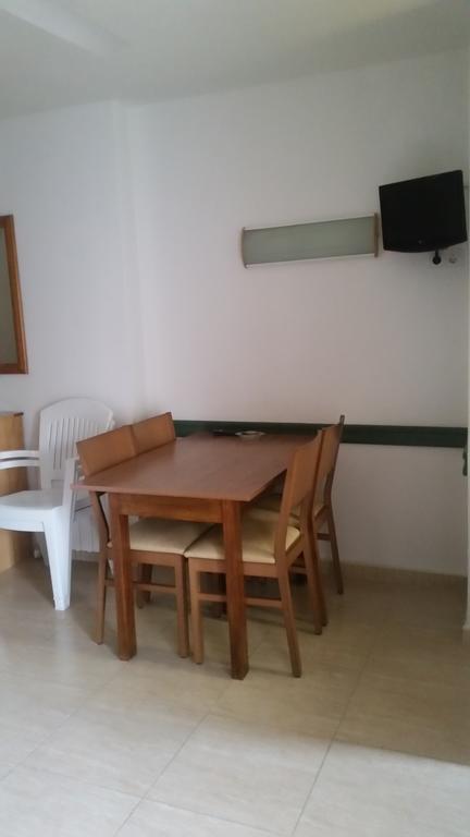 Apartaments Geminis Камбрильс Номер фото