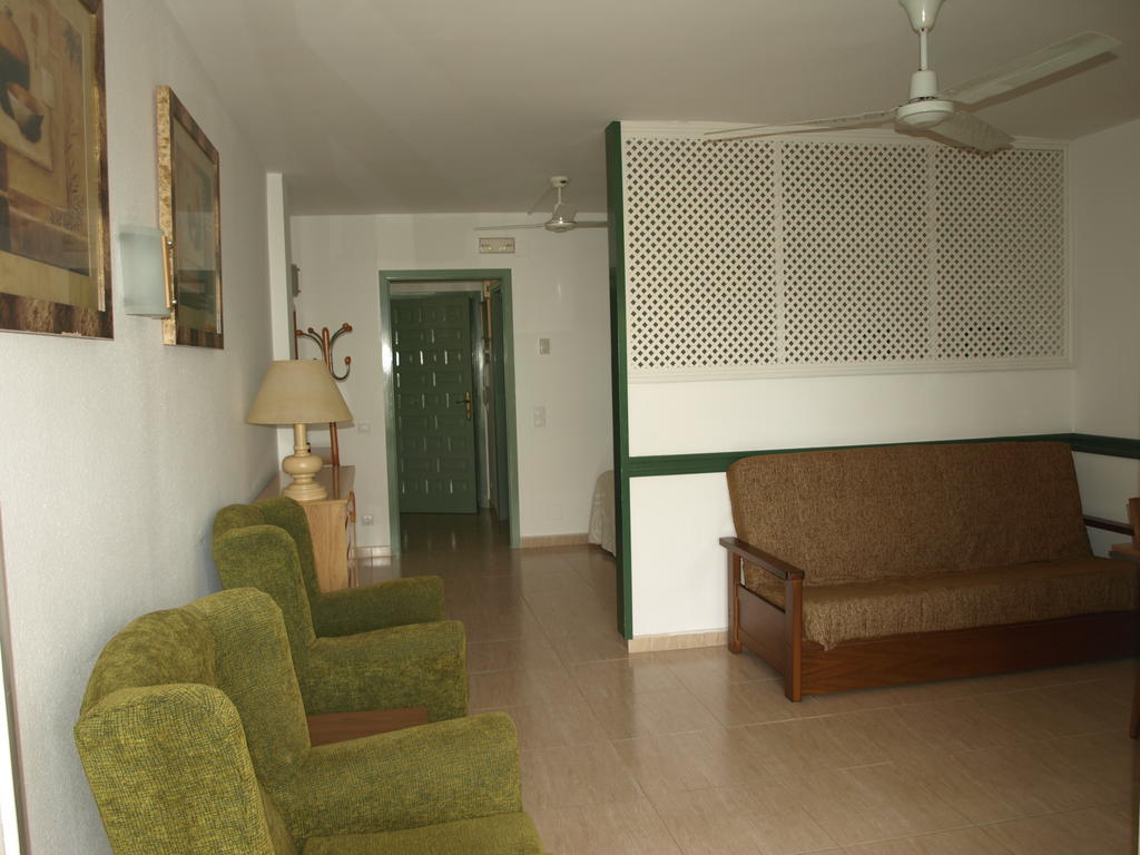 Apartaments Geminis Камбрильс Номер фото