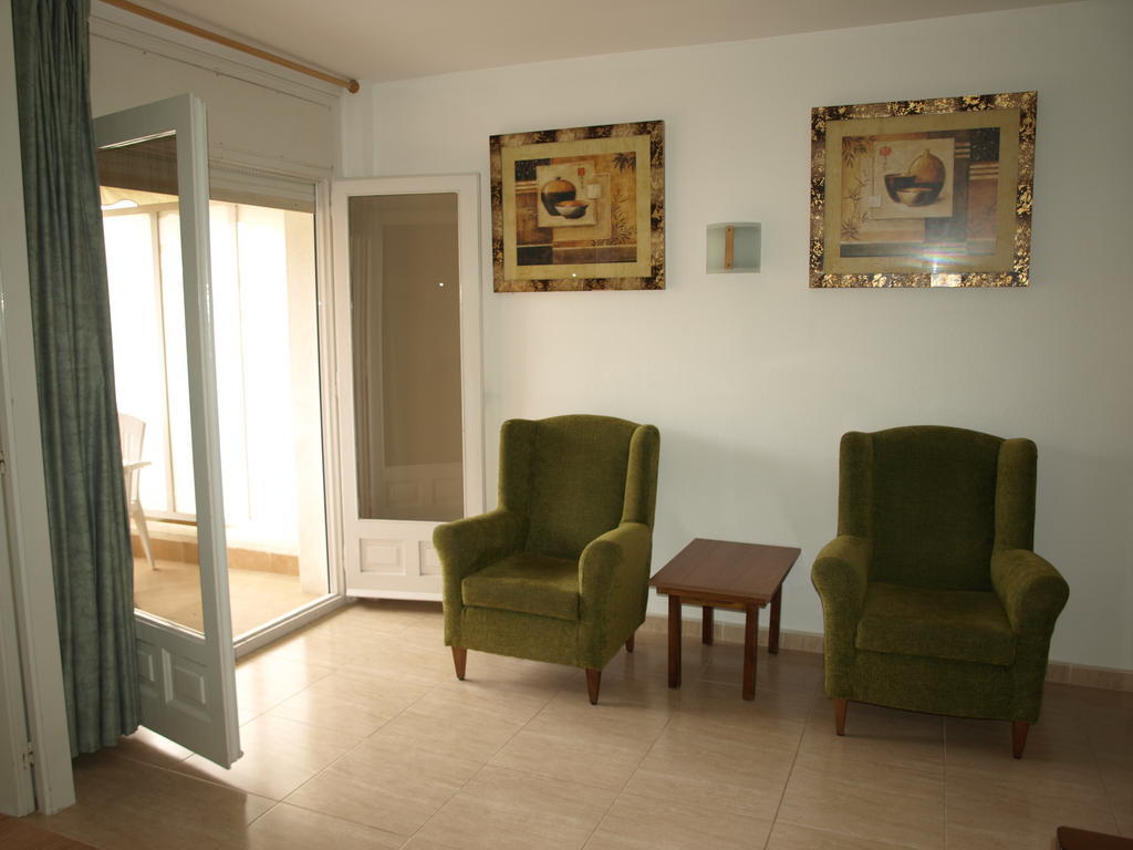 Apartaments Geminis Камбрильс Номер фото