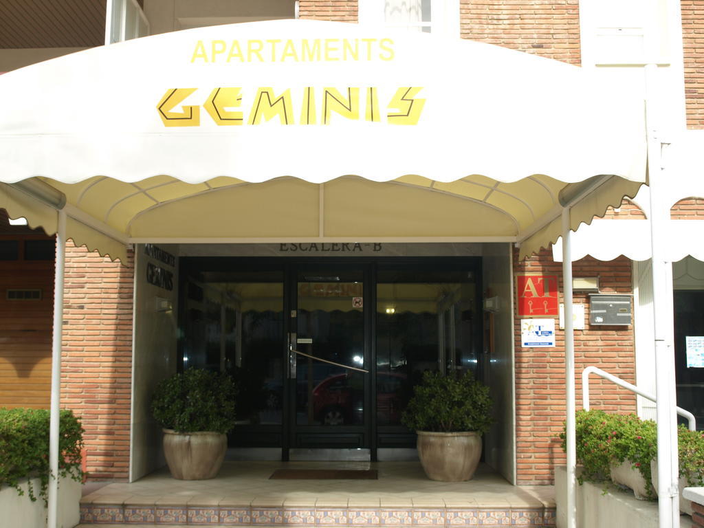 Apartaments Geminis Камбрильс Номер фото