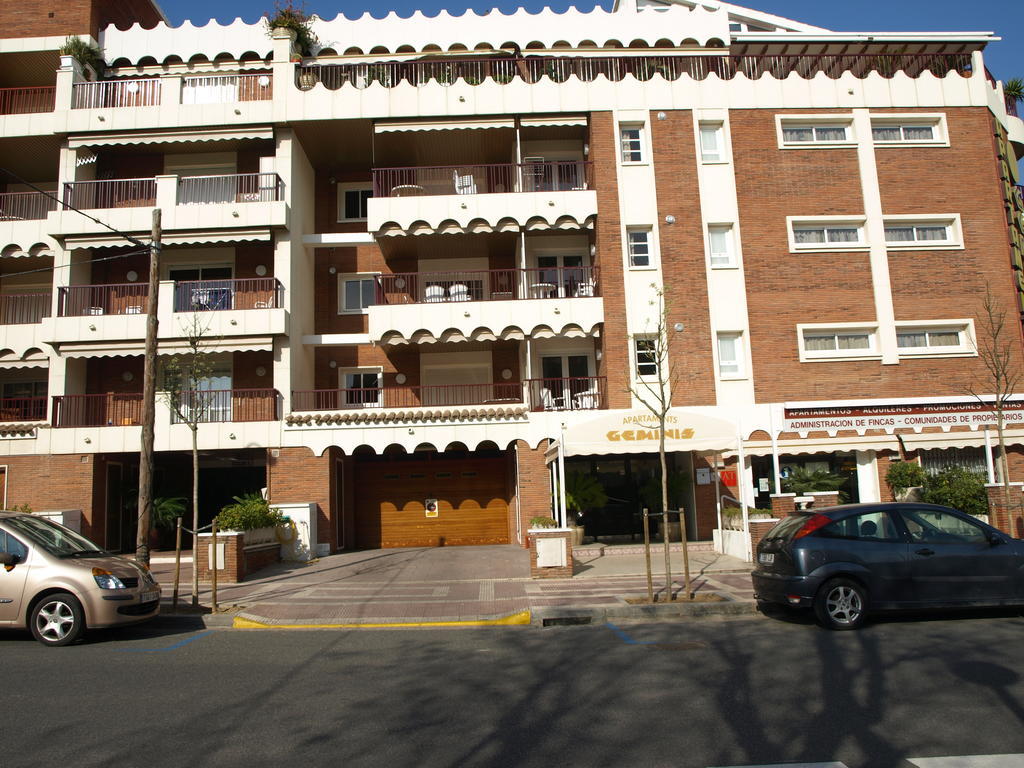 Apartaments Geminis Камбрильс Номер фото