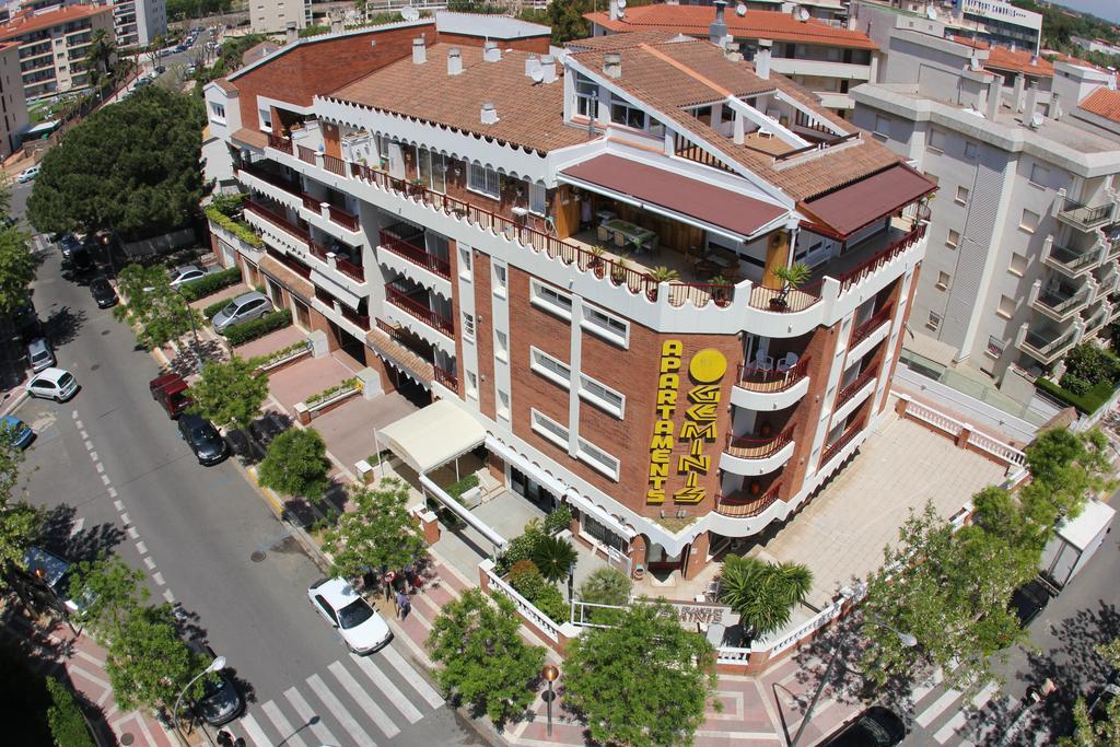 Apartaments Geminis Камбрильс Номер фото
