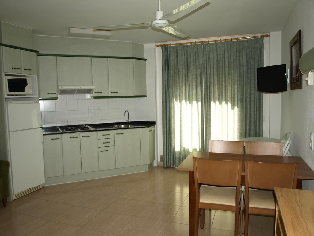 Apartaments Geminis Камбрильс Номер фото