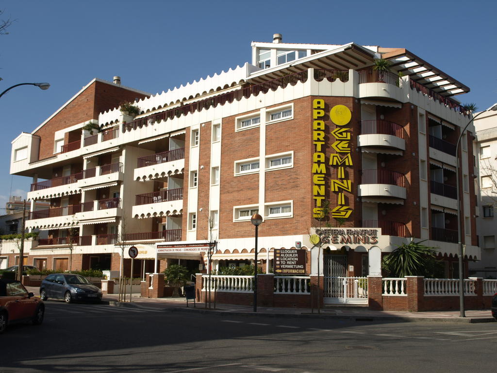 Apartaments Geminis Камбрильс Номер фото