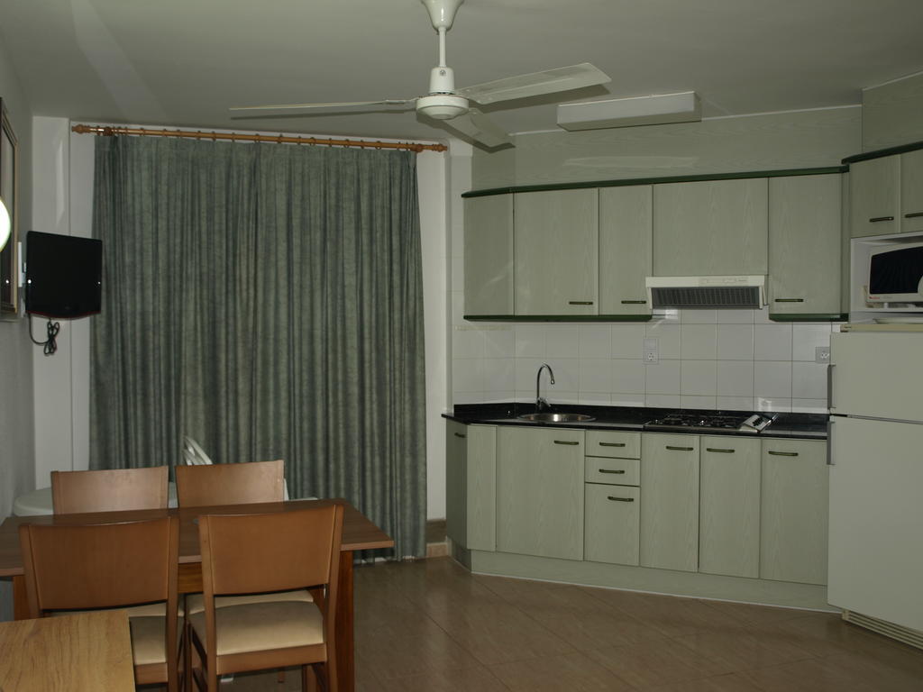 Apartaments Geminis Камбрильс Номер фото